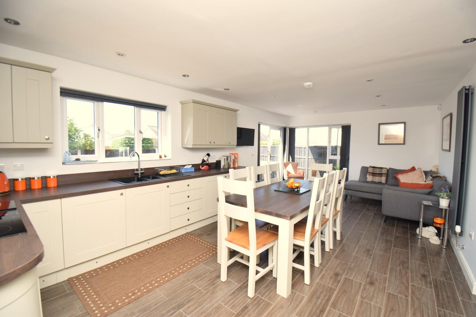 Kitchen Breakfast Room 1.JPG
